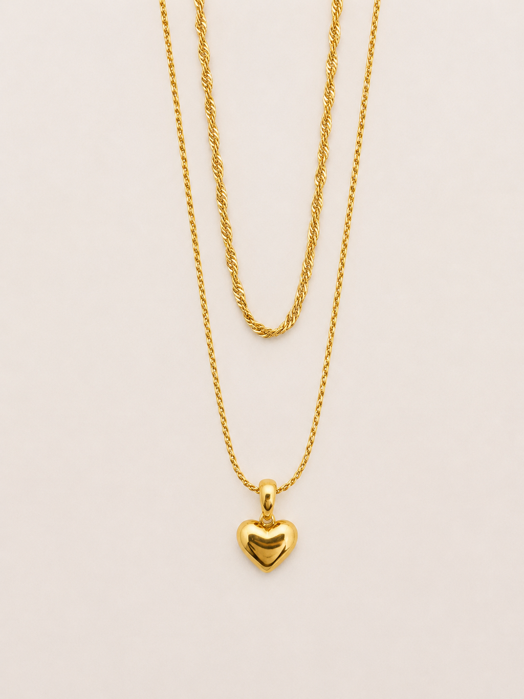 MULAVEI Gold Heart Pendant Necklace in PVD gold-plated stainless steel