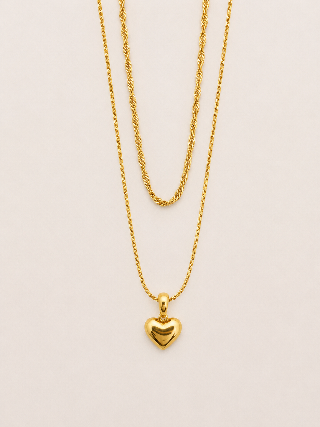 MULAVEI Gold Heart Pendant Necklace in PVD gold-plated stainless steel