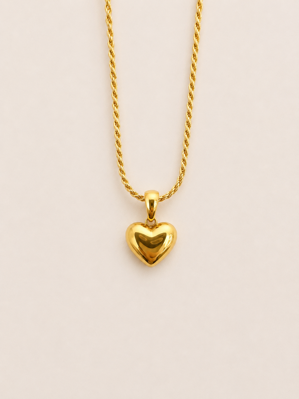 MULAVEI Gold Heart Pendant Necklace in PVD gold-plated stainless steel detail