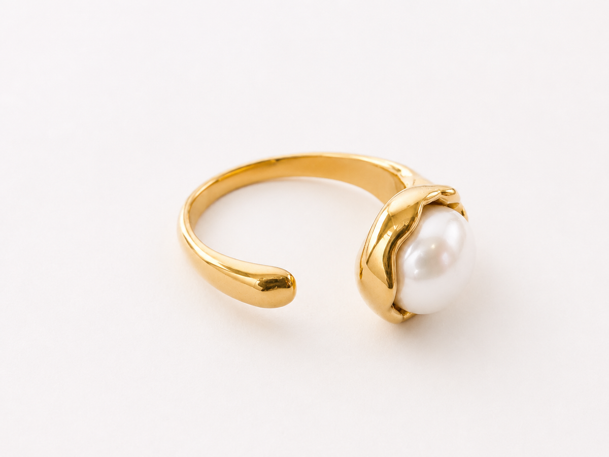 mulavei-tide-pearl-ring-side-view.jpg